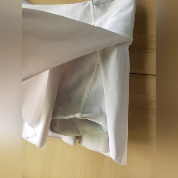 Rare Lululemon White Tennis Skirt with Ruffle Detail Side Slide Size 4 - Picture 7 of 13